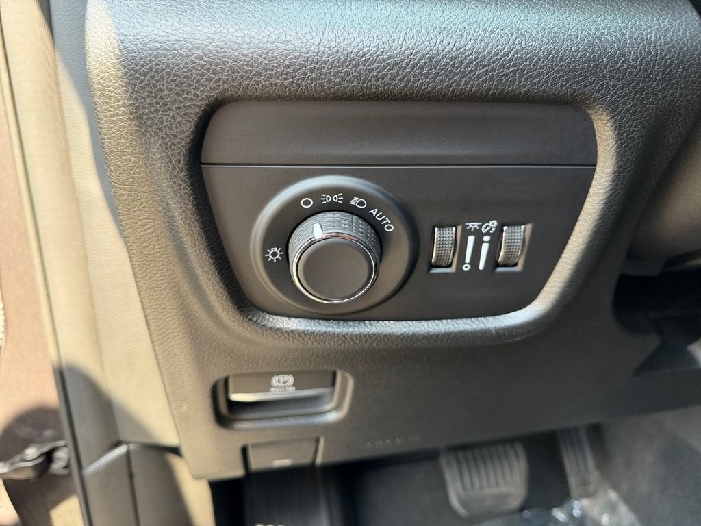 2024 Jeep Grand Cherokee L Altitude 4x4