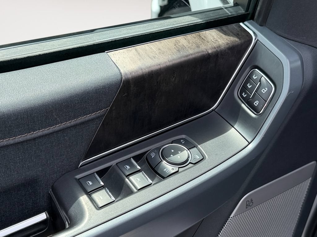 2023 Ford F-150 Lightning LARIAT