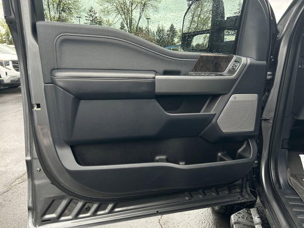 2025 Ford Super Duty F-350 SRW Lariat Ultimate Package