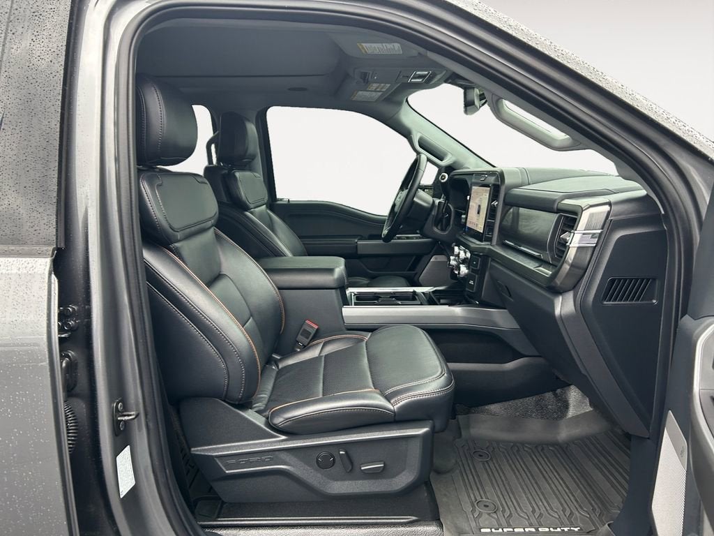 2025 Ford Super Duty F-350 SRW Lariat Ultimate Package