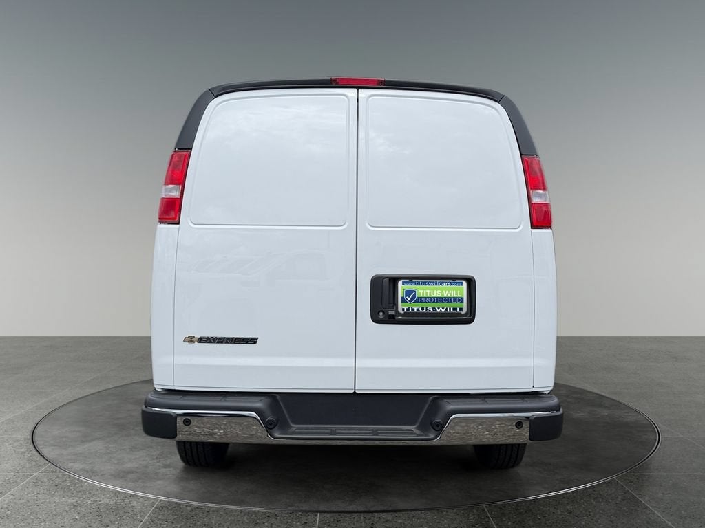 2025 Chevrolet Express Cargo WT