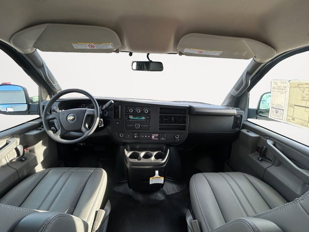 2025 Chevrolet Express Cargo WT