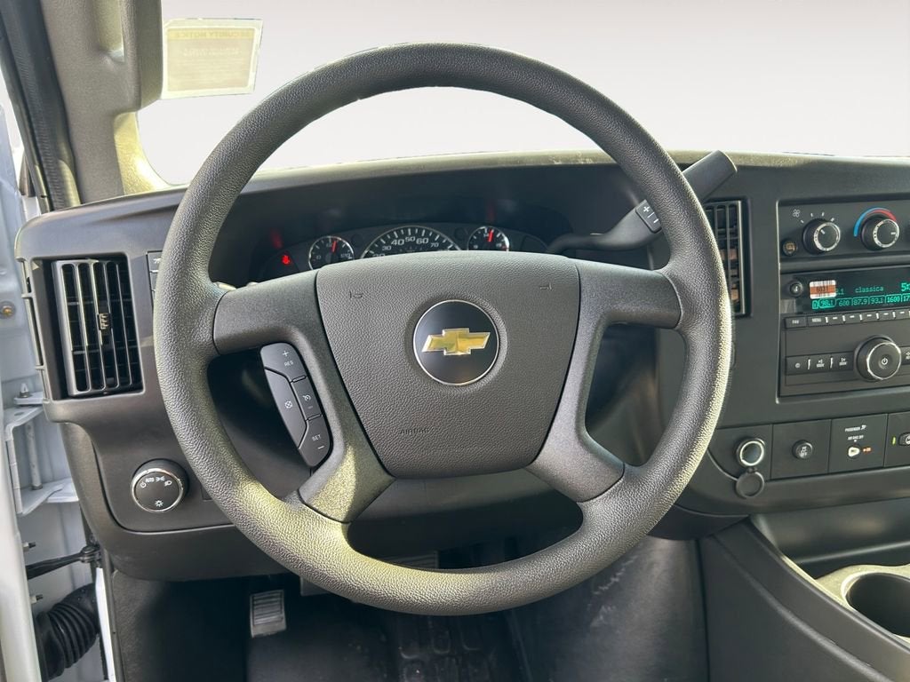 2025 Chevrolet Express Cargo WT