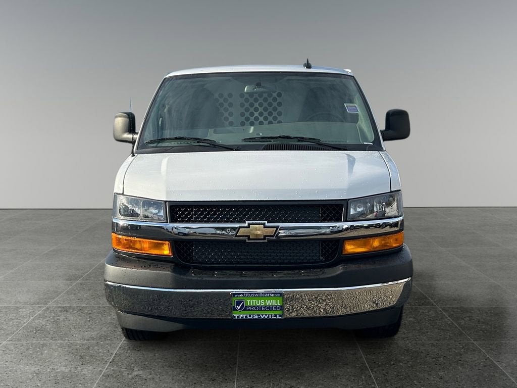2025 Chevrolet Express Cargo WT