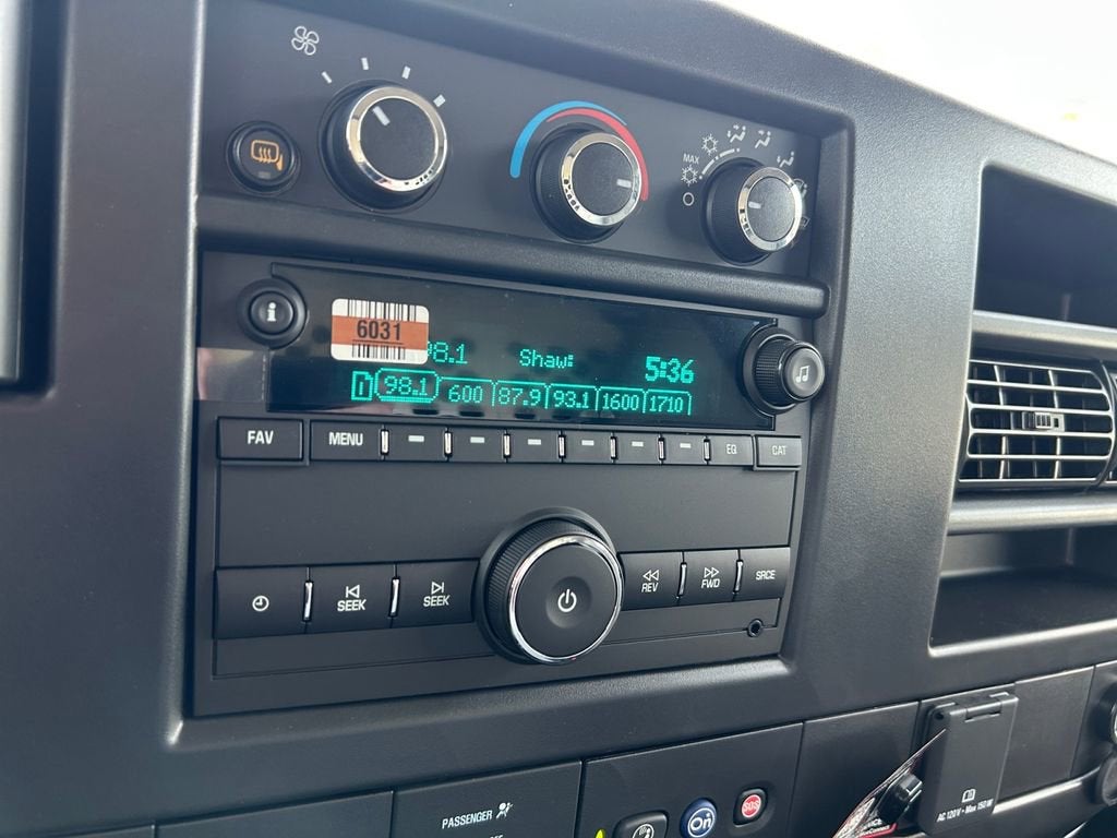 2025 Chevrolet Express Cargo WT