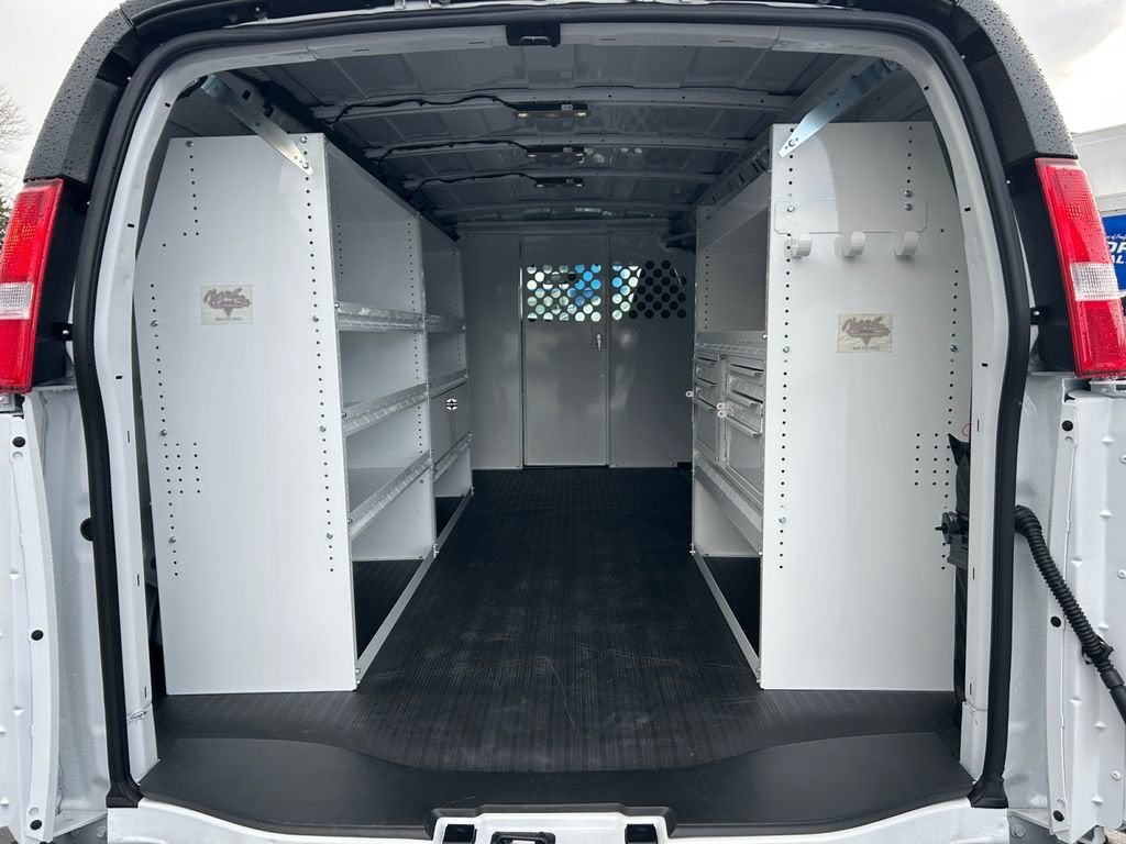 2025 Chevrolet Express Cargo WT