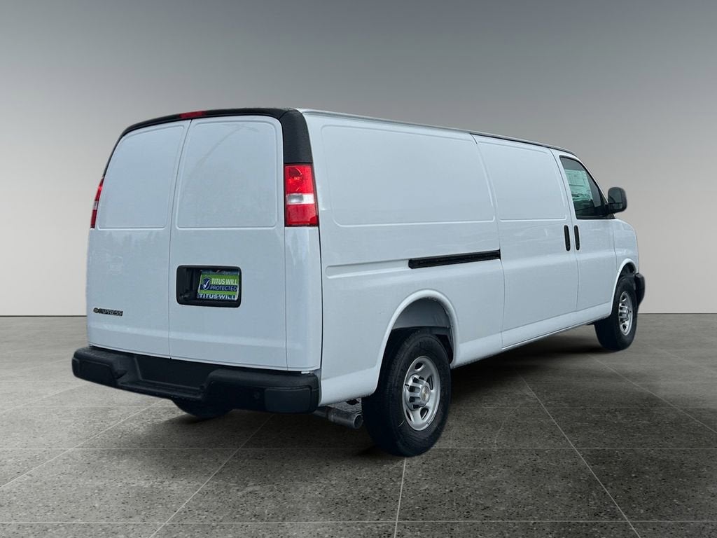 2025 Chevrolet Express Cargo WT