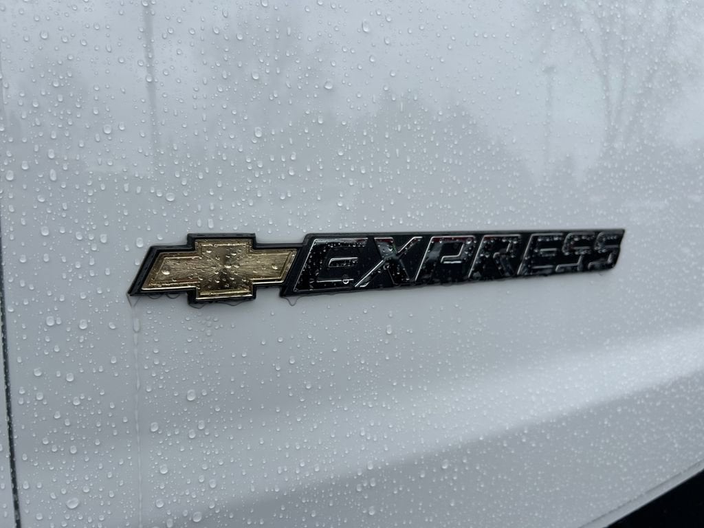 2026 Chevrolet Express Cargo 1WT