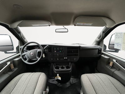 2025 GMC Savana Cutaway 3500 1WT