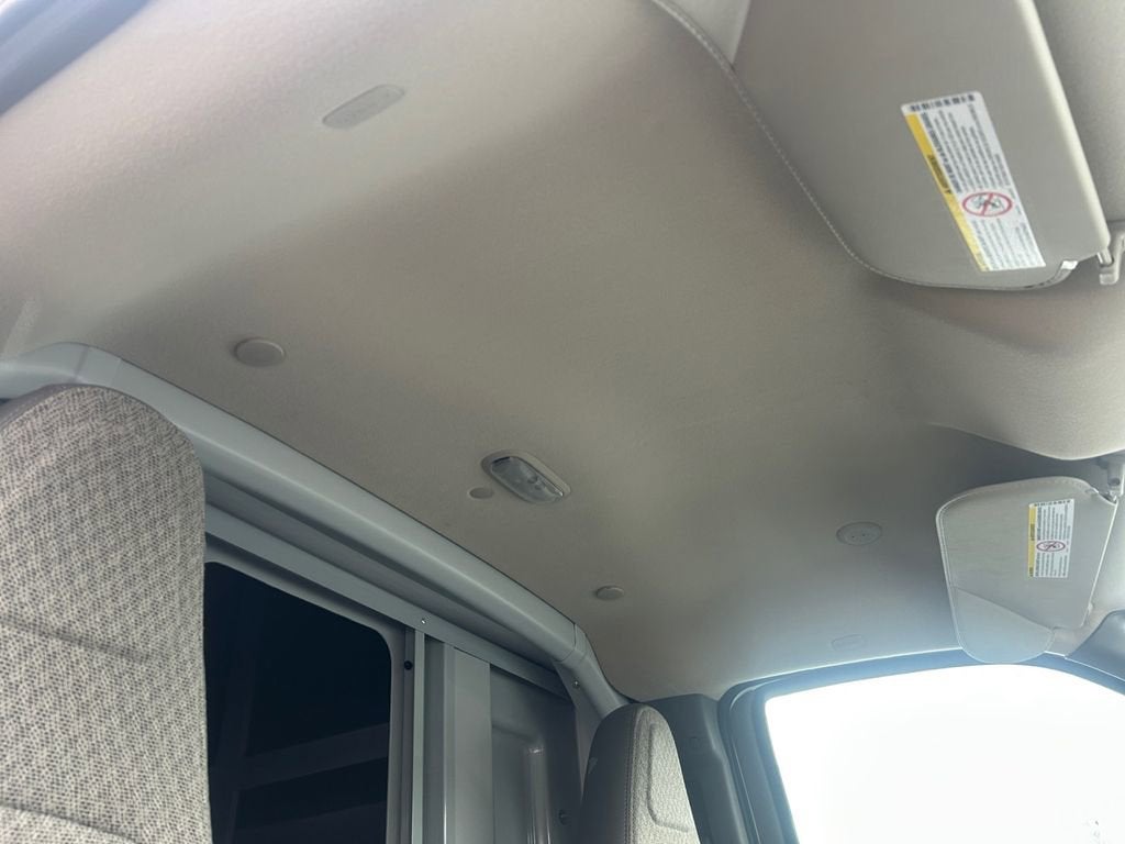 2025 GMC Savana Cutaway 3500 1WT