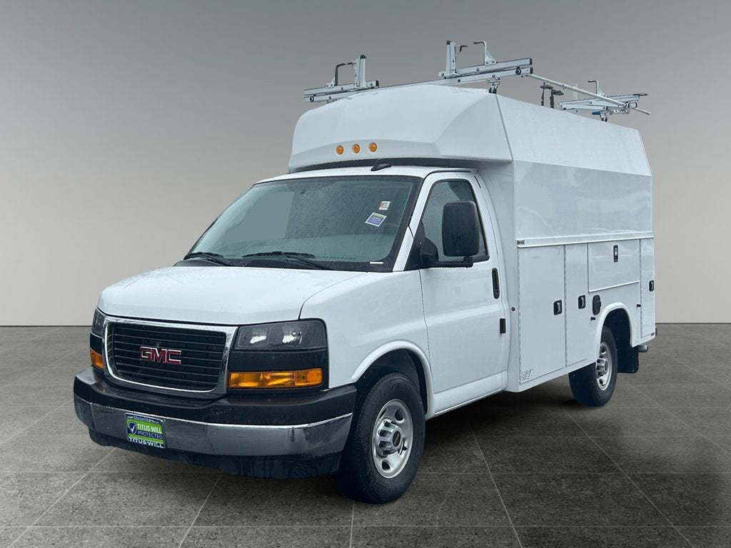 2025 GMC Savana Cutaway 3500 1WT