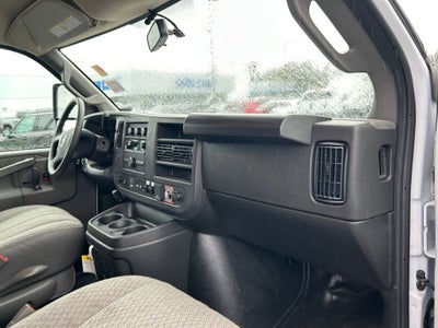 2025 GMC Savana Cutaway 3500 1WT