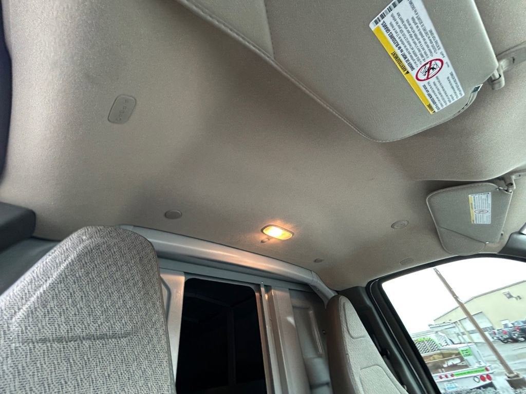 2025 GMC Savana Cutaway 3500 1WT