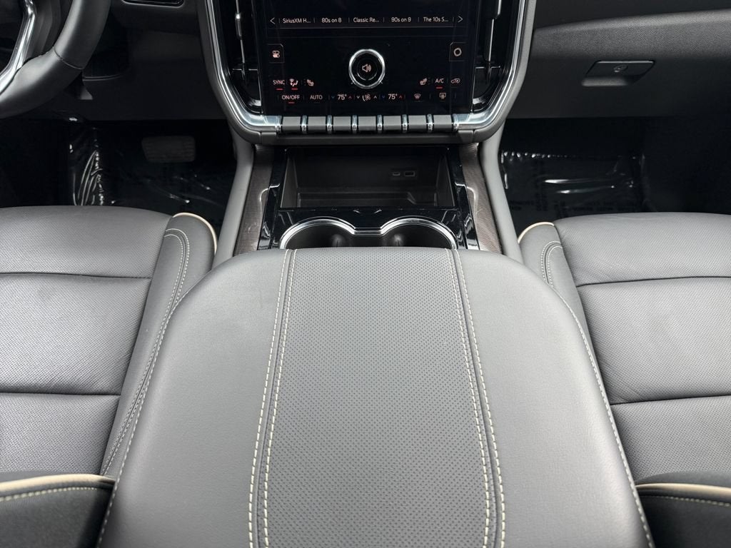 2025 GMC Yukon XL Elevation