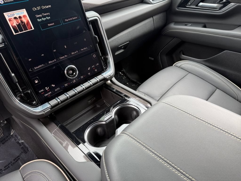 2025 GMC Yukon XL Elevation