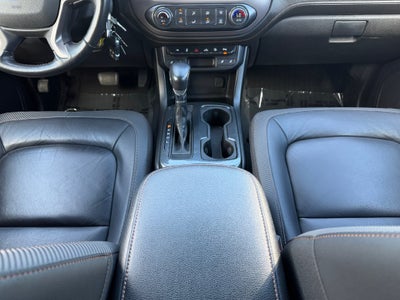 2022 GMC Canyon 4WD AT4 w/Leather