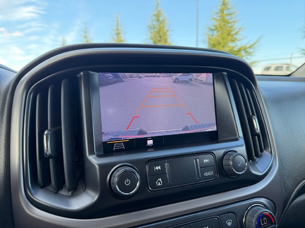 2022 GMC Canyon 4WD AT4 w/Leather