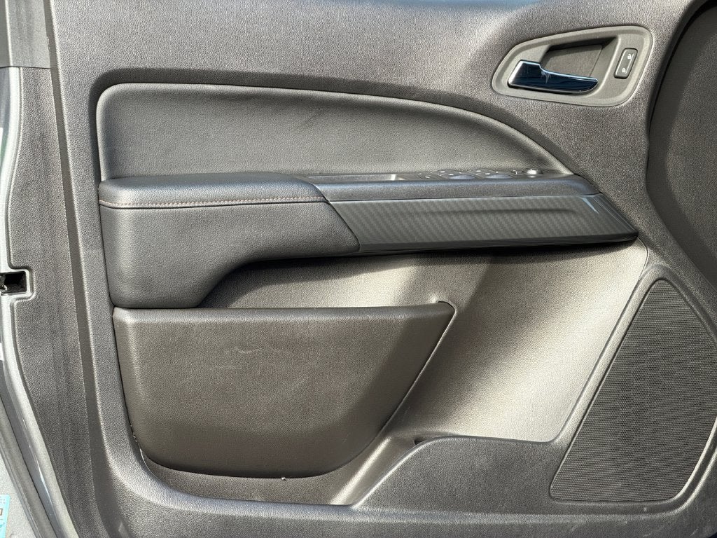 2022 GMC Canyon 4WD AT4 w/Leather