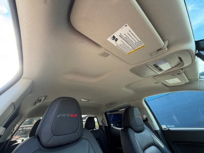 2022 GMC Canyon 4WD AT4 w/Leather