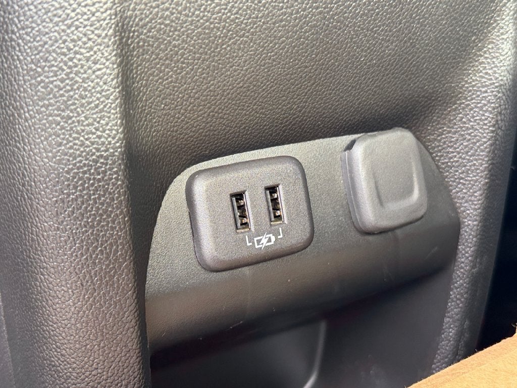 2022 GMC Canyon 4WD AT4 w/Leather