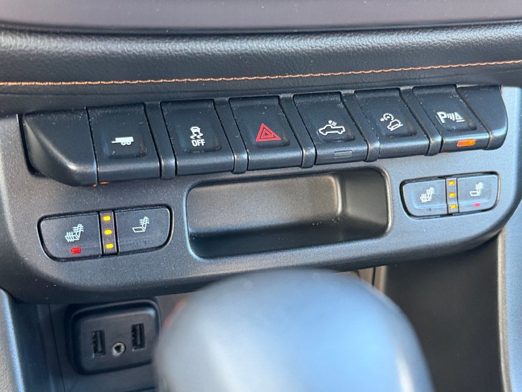 2022 GMC Canyon 4WD AT4 w/Leather