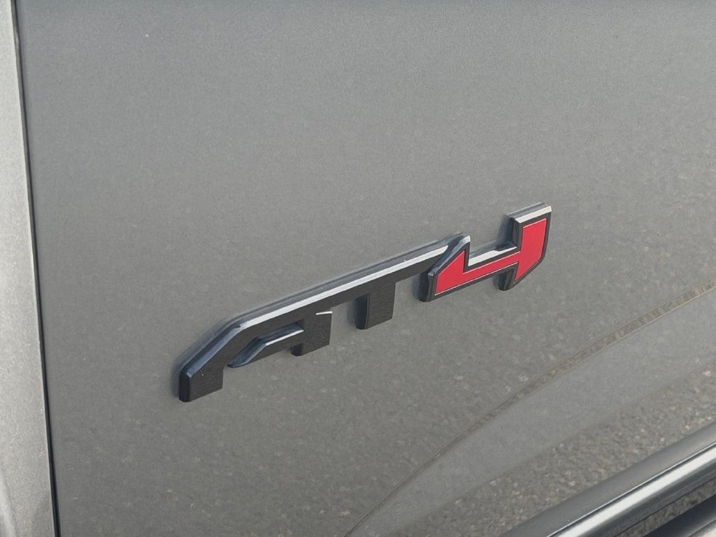 2022 GMC Canyon 4WD AT4 w/Leather