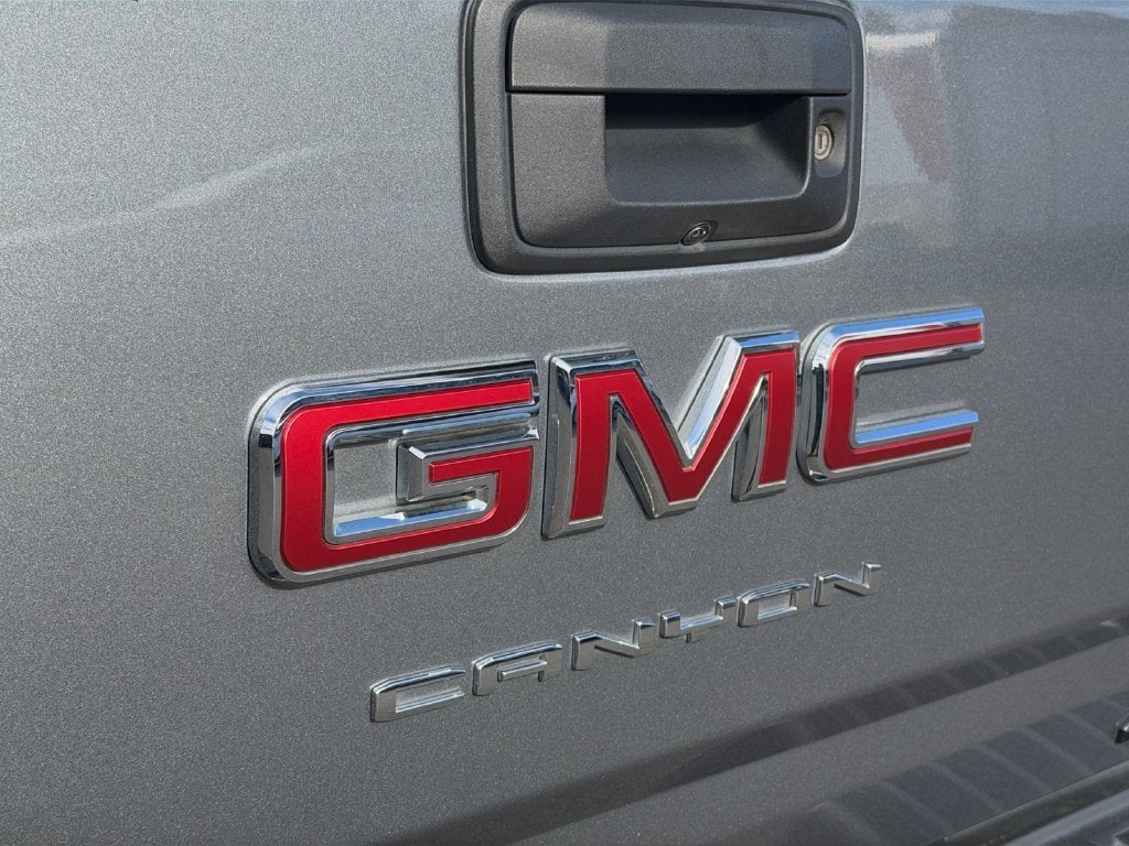2022 GMC Canyon 4WD AT4 w/Leather