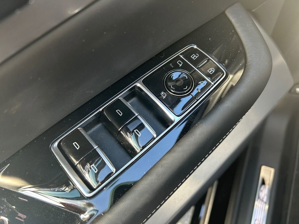 2026 Cadillac VISTIQ Platinum