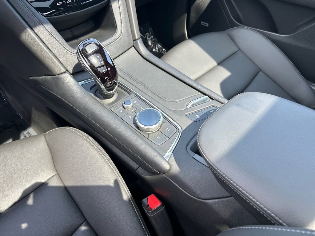 2025 Cadillac XT6 Luxury