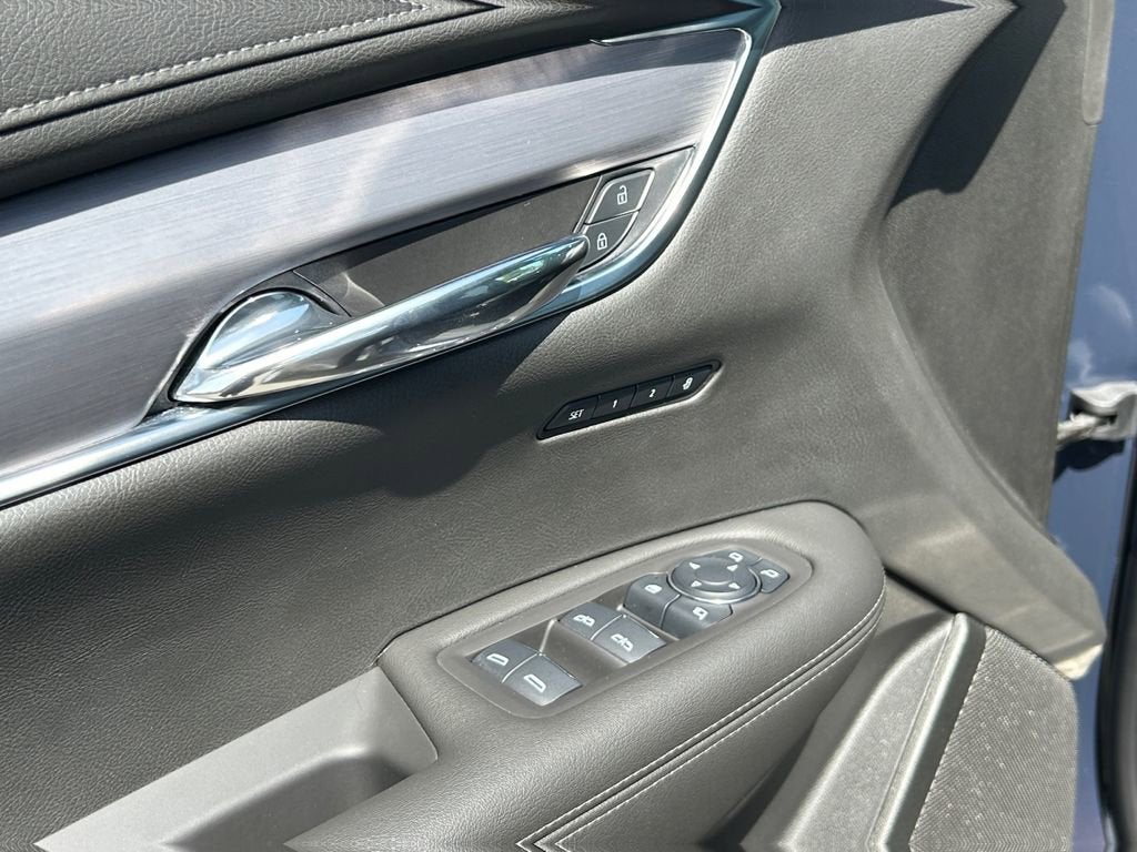 2025 Cadillac XT6 Luxury