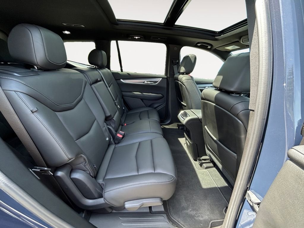 2025 Cadillac XT6 Luxury