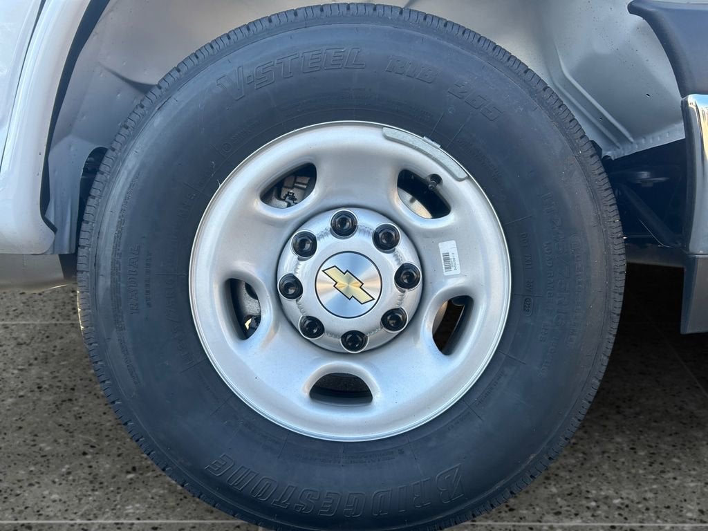 2024 Chevrolet Express Cutaway 3500 1WT