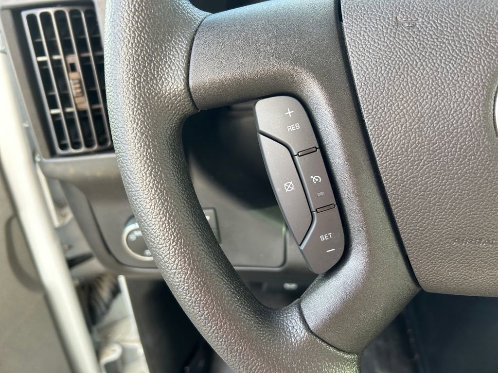 2025 Chevrolet Express Cutaway 3500 1WT