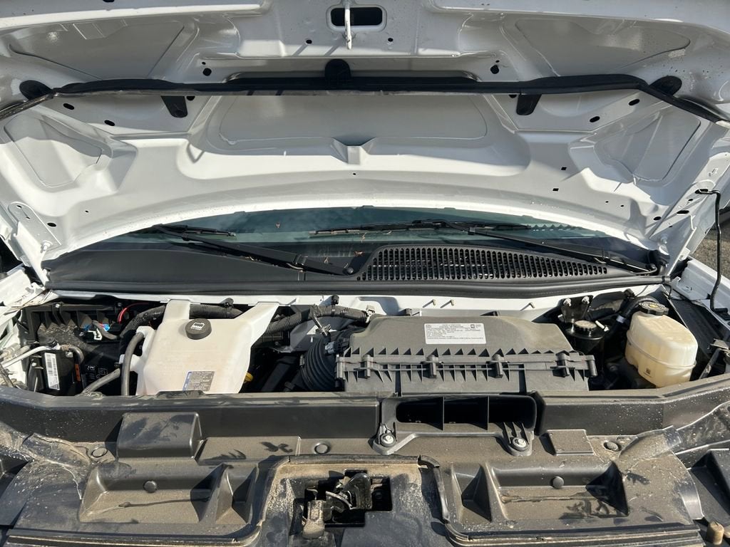 2025 Chevrolet Express Cutaway 3500 1WT