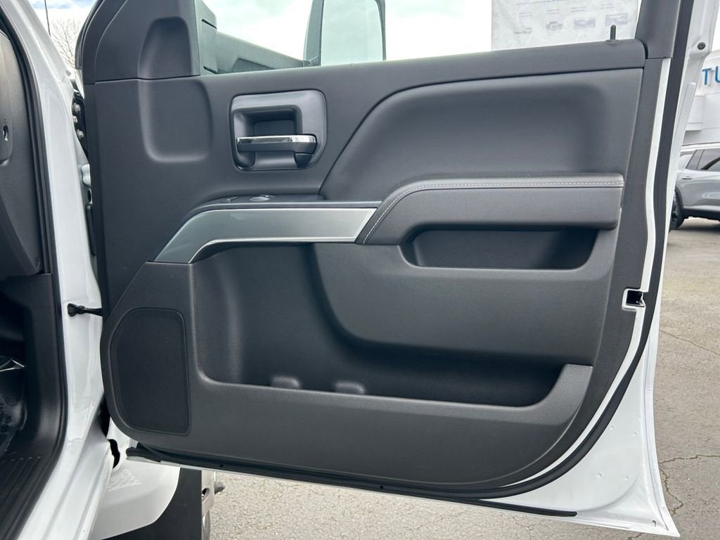 2025 Chevrolet Silverado 5500 HD LT