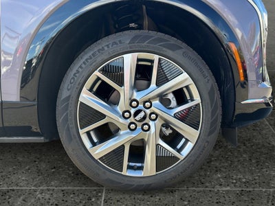 2025 Cadillac OPTIQ Luxury 1