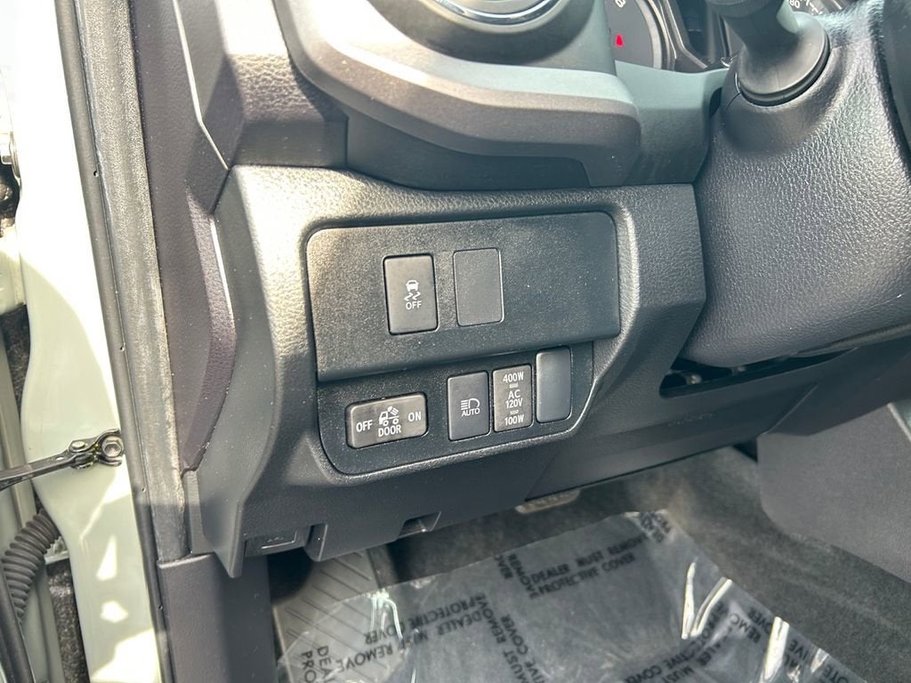 2022 Toyota Tacoma 4WD SR5