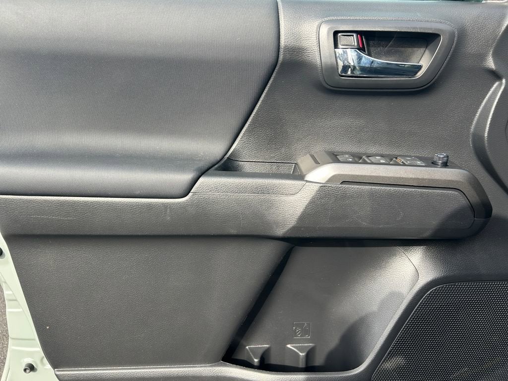 2022 Toyota Tacoma 4WD SR5