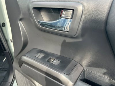 2022 Toyota Tacoma 4WD SR5