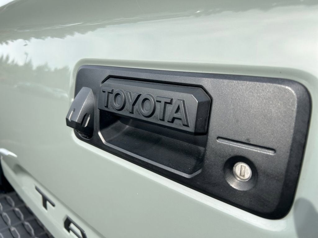 2022 Toyota Tacoma 4WD SR5