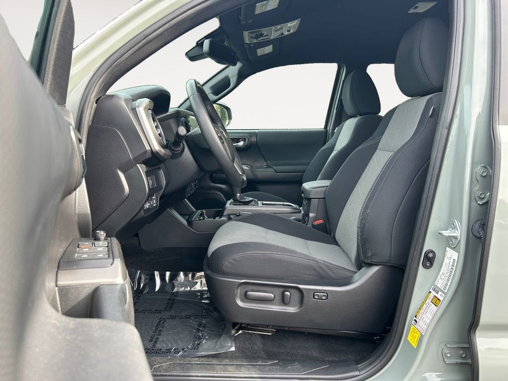 2022 Toyota Tacoma 4WD SR5