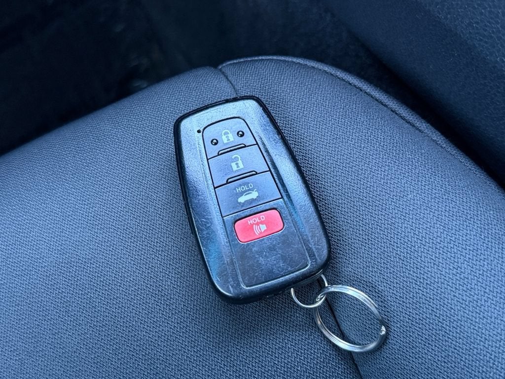 2018 Toyota Camry Hybrid LE
