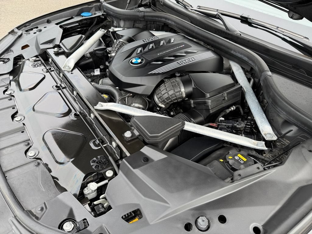 2022 BMW X5 M50i