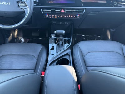 2025 Kia Niro SX