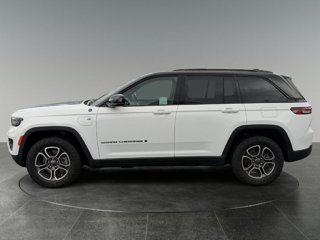 2022 Jeep Grand Cherokee Trailhawk 4xe