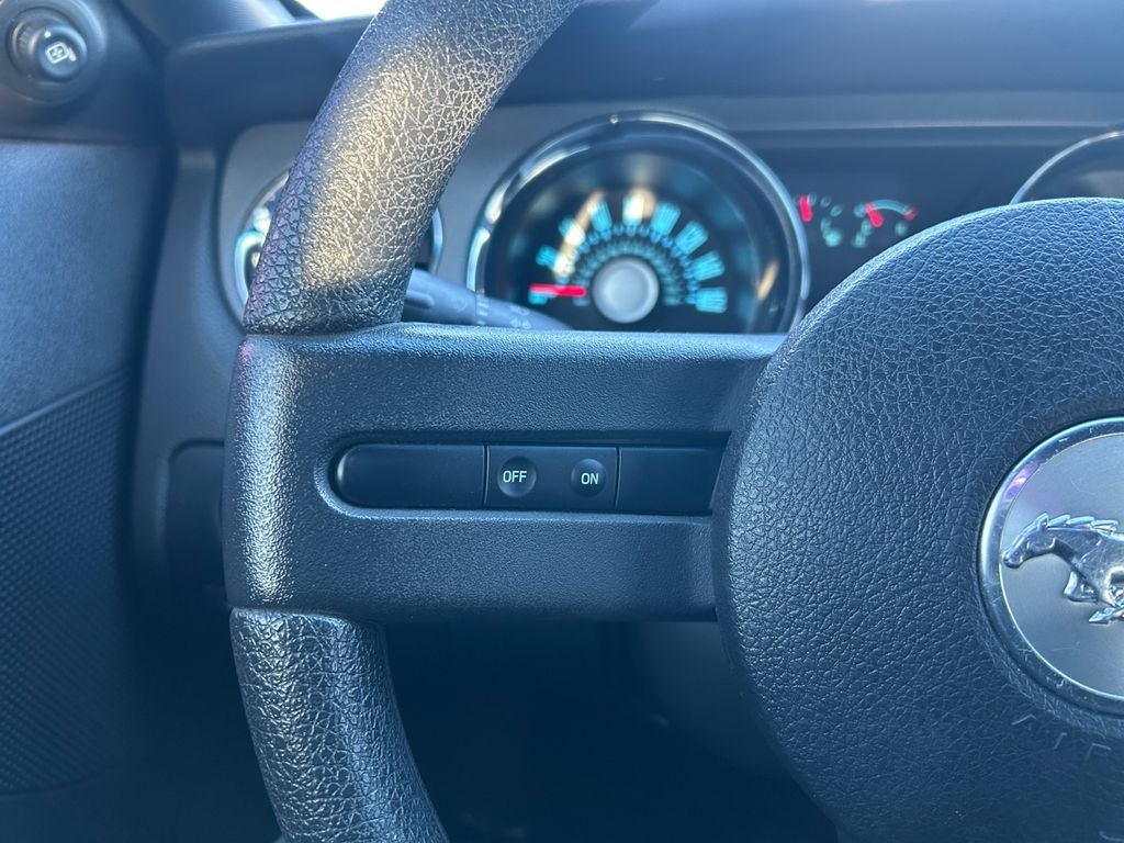 2011 Ford Mustang V6