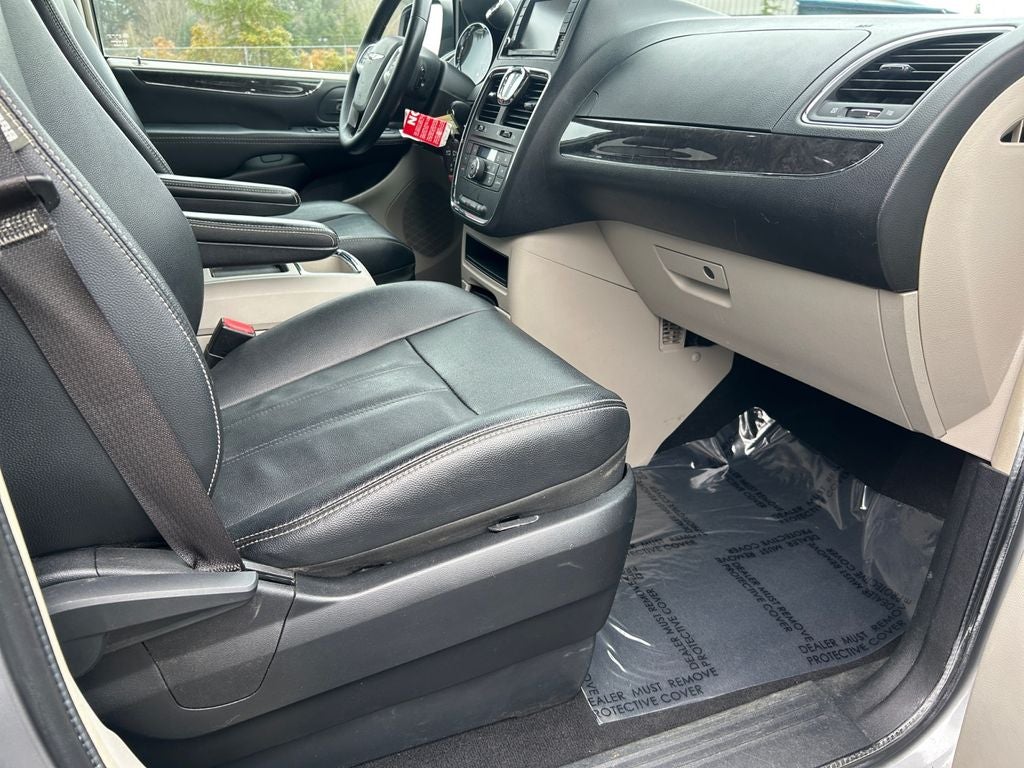 2015 Chrysler Town & Country Touring