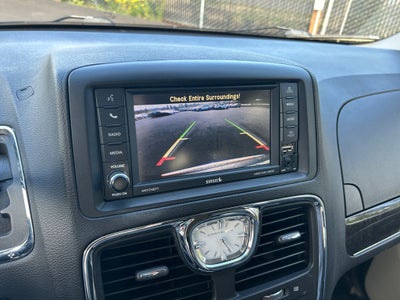 2016 Chrysler Town & Country Touring