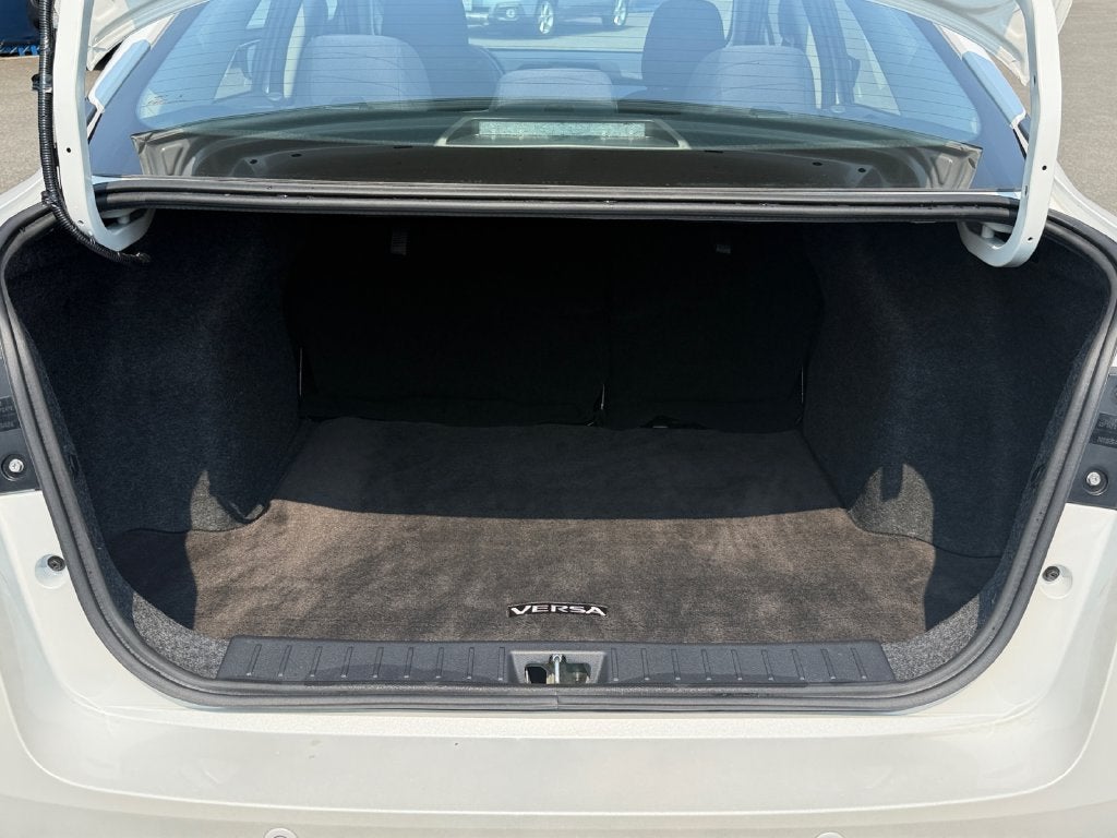 2024 Nissan Versa 1.6 SV