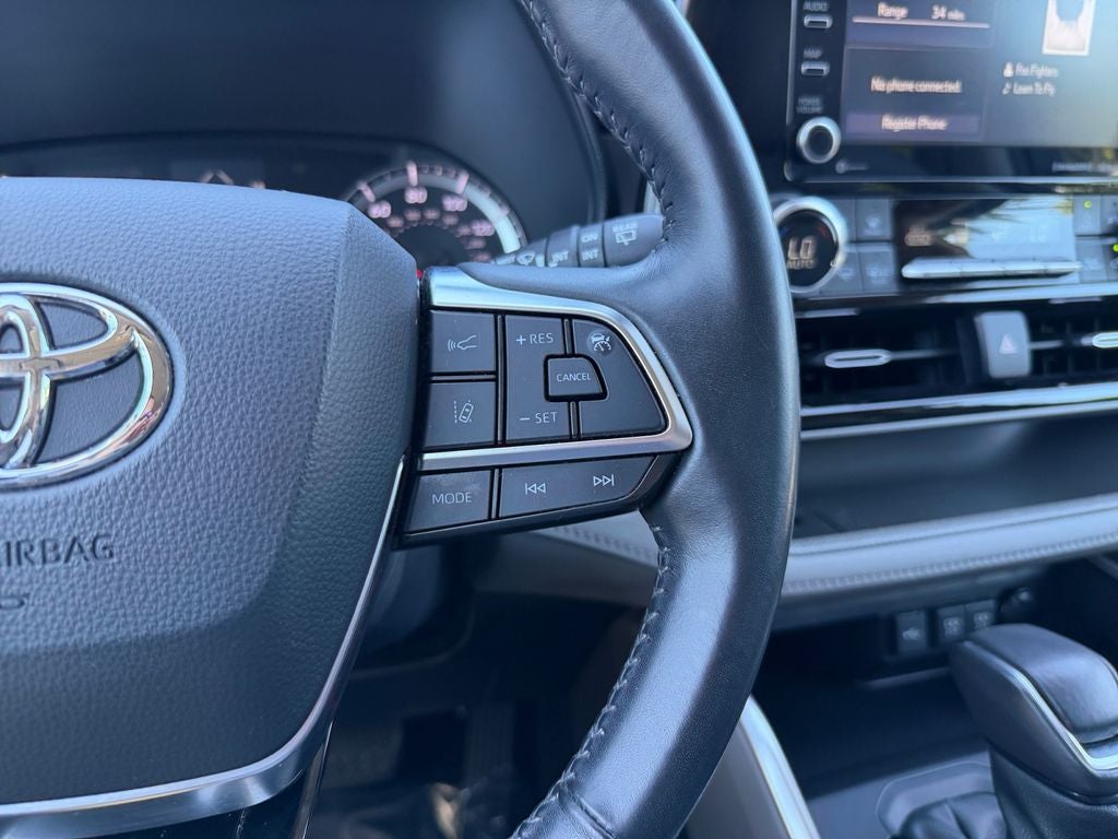 2021 Toyota Highlander LE